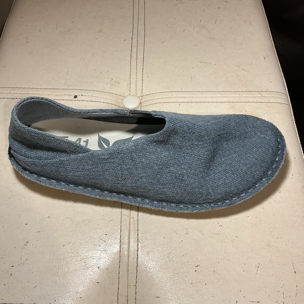 VIBA Gray Slip-On Shoes - Picture 3 of 7